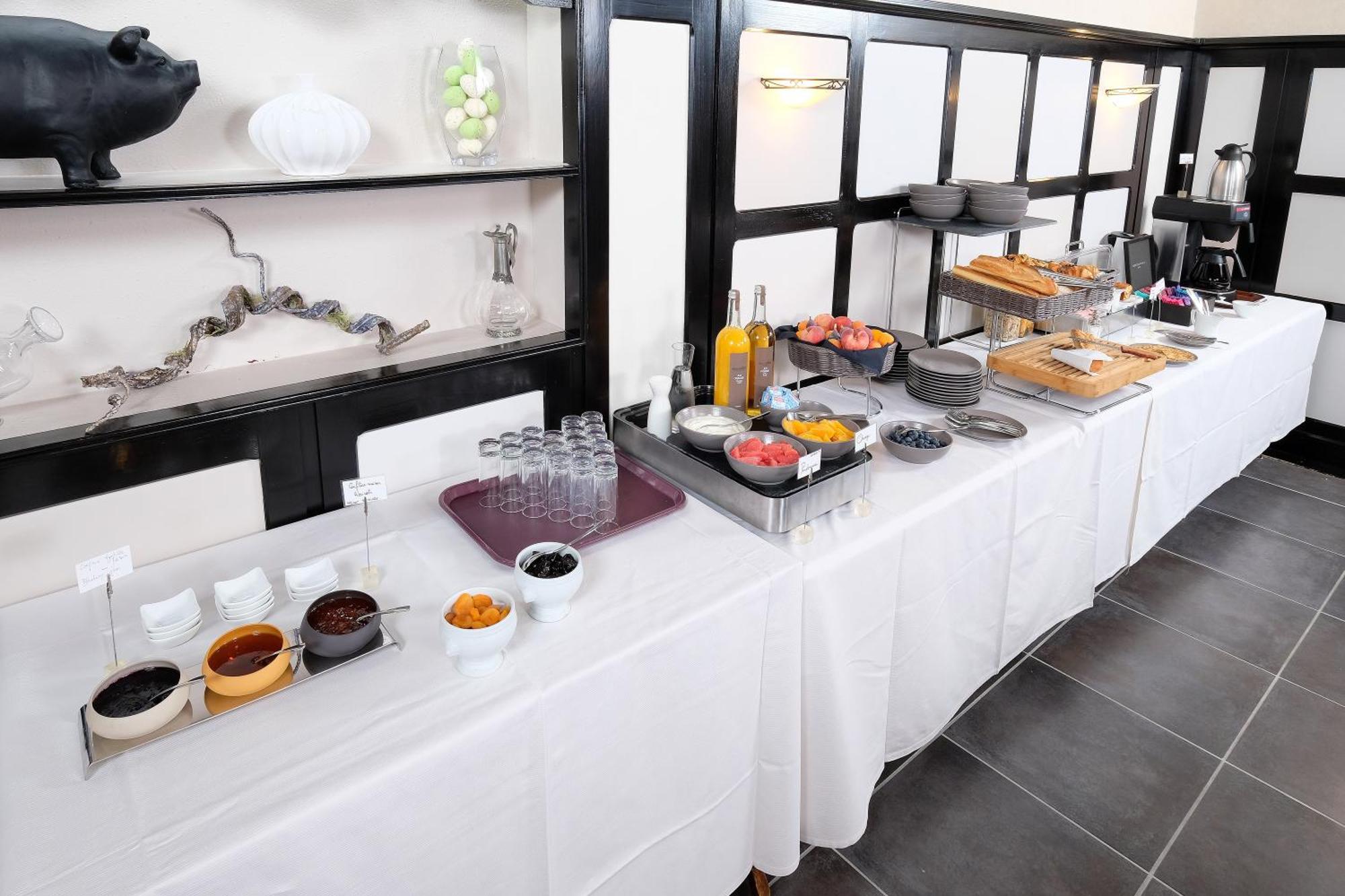 Logis Hotel Restaurant Nougier Saint-Étienne-de-Fursac Esterno foto