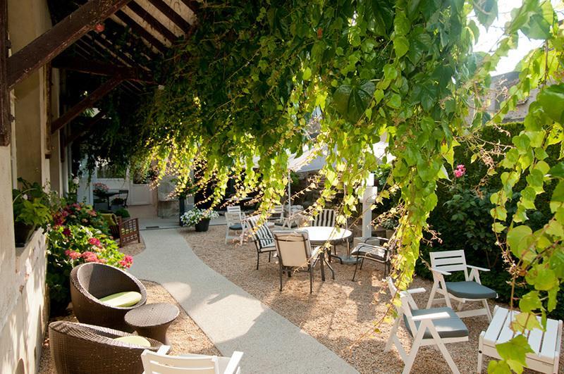 Logis Hotel Restaurant Nougier Saint-Étienne-de-Fursac Esterno foto